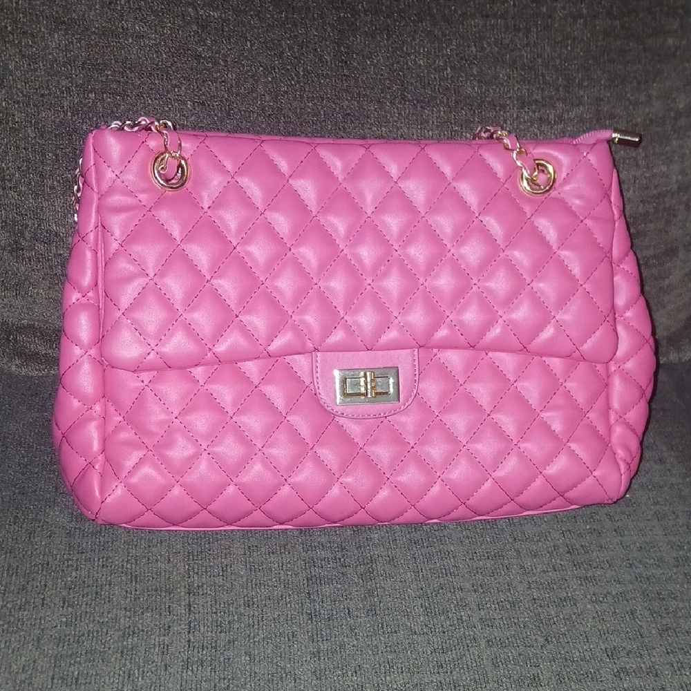 QUILTED SHOULDER BAG